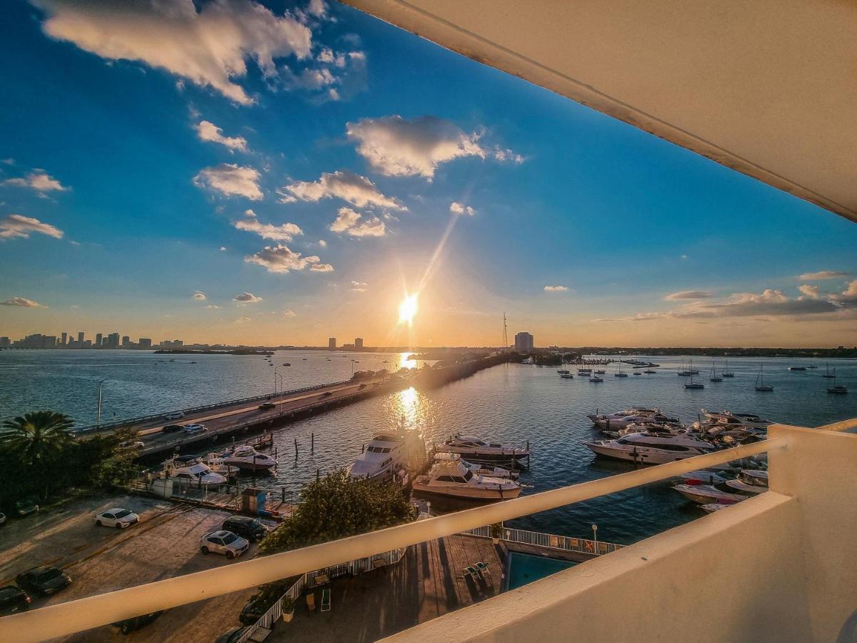Bayfront Apartment Breathtaking Views- One Bedroom W Balcony- Living Room -Free Parking Miami Beach Exterior foto