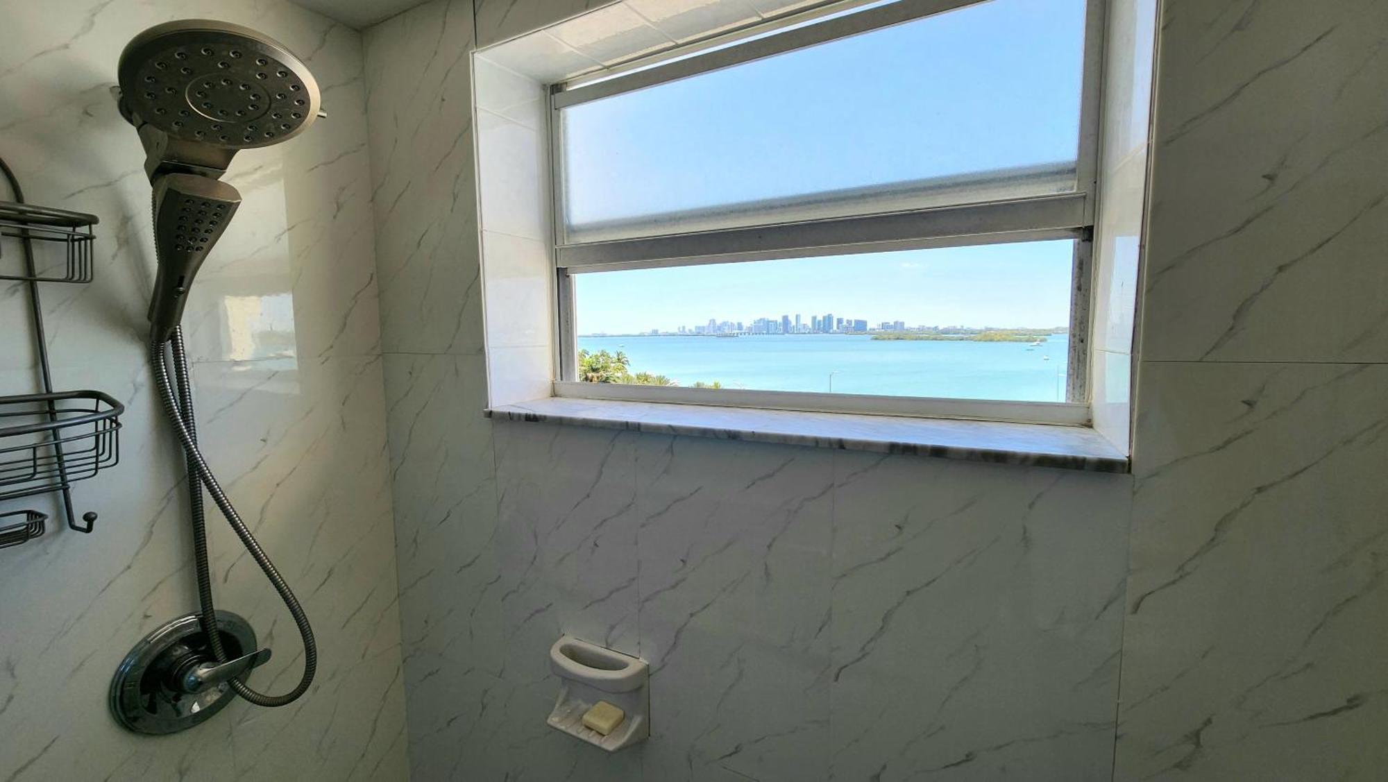 Bayfront Apartment Breathtaking Views- One Bedroom W Balcony- Living Room -Free Parking Miami Beach Exterior foto